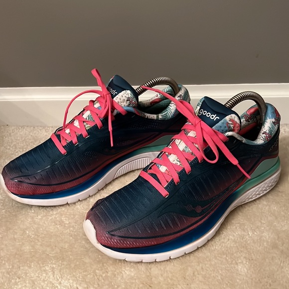 Saucony Shoes - SAUCONY Everrun Kinvara 10 Flamingo Running Shoes Size 10